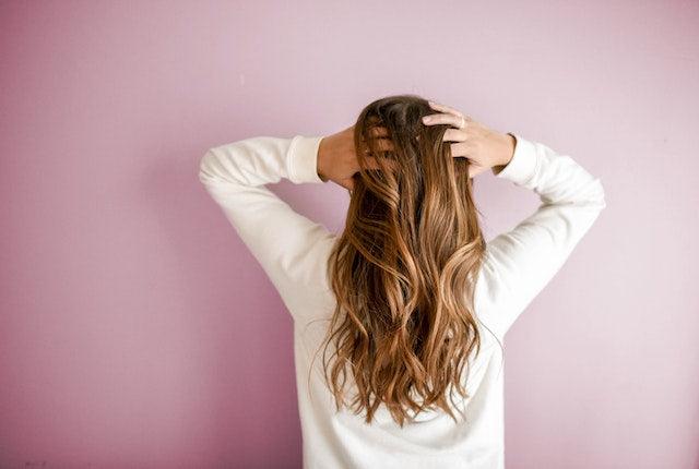 How to Use a French Hair Pin to Style Your Hair